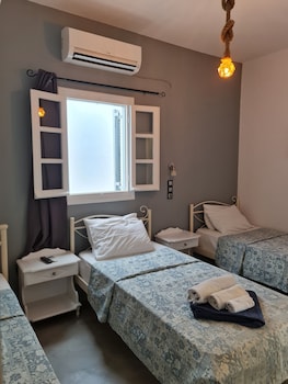zoumis residence