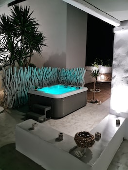 zoumis residence