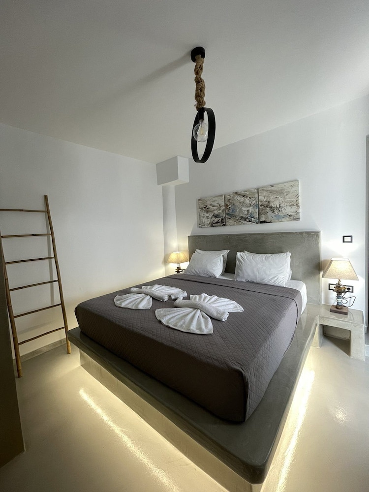 zoumis residence