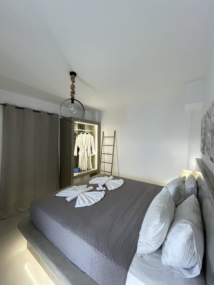 zoumis residence