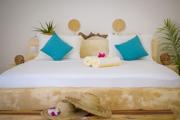 aquamarina hotel and villas