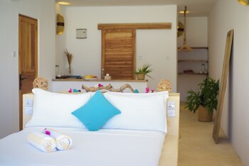 aquamarina hotel and villas