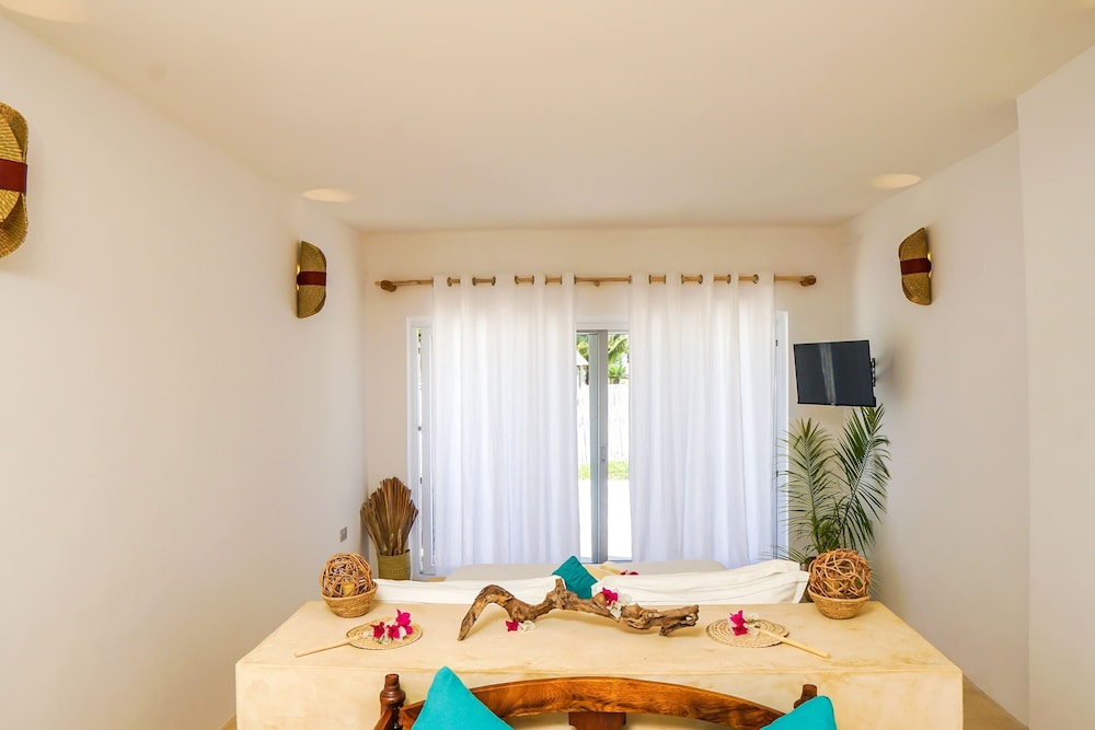 aquamarina hotel and villas