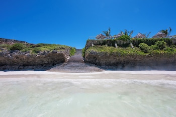 aquamarina hotel and villas