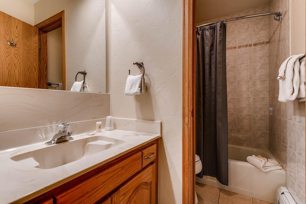 westwind 206 2bd 2ba gold condo