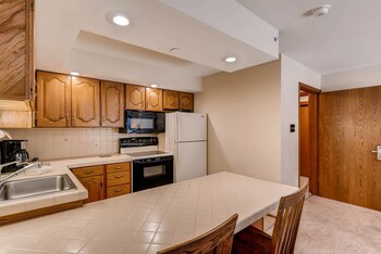 westwind 206 2bd 2ba gold condo