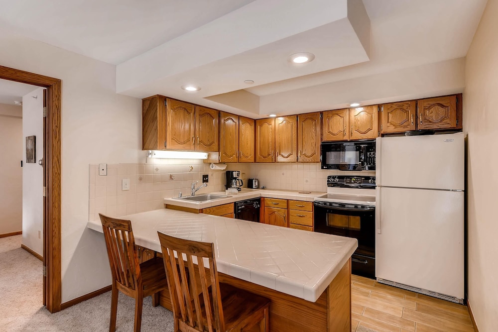 westwind 206 2bd 2ba gold condo