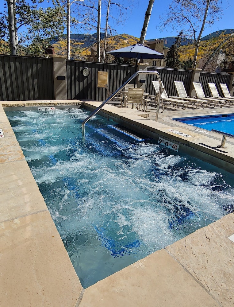westwind 206 2bd 2ba gold condo