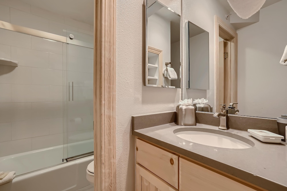 westwind 307 2bd 2ba platinum condo in lionshead village