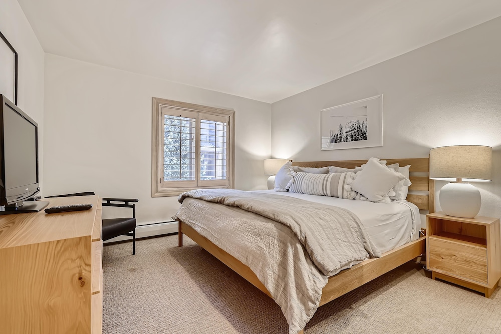 westwind 307 2bd 2ba platinum condo in lionshead village