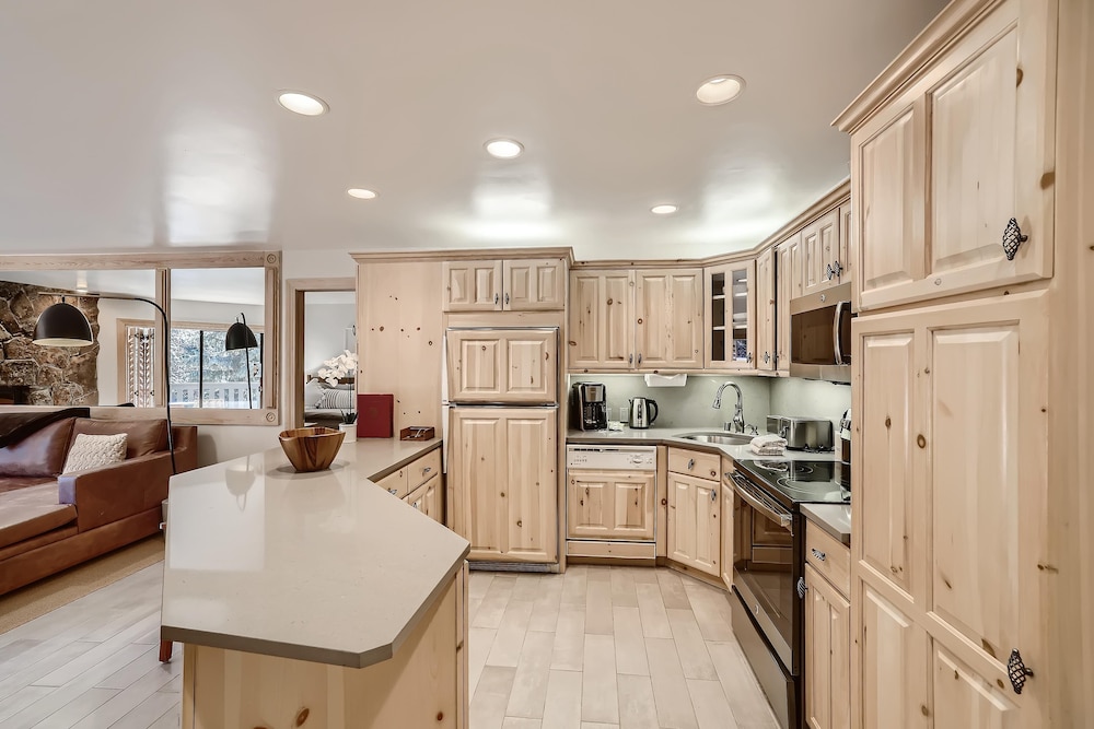 westwind 307 2bd 2ba platinum condo in lionshead village