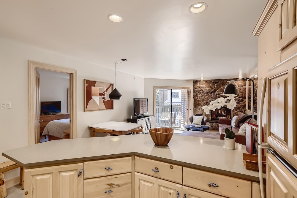 westwind 307 2bd 2ba platinum condo in lionshead village