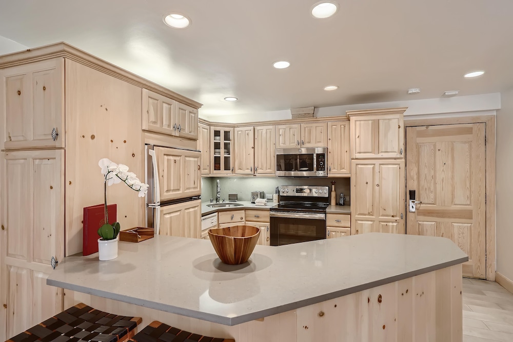 westwind 307 2bd 2ba platinum condo in lionshead village