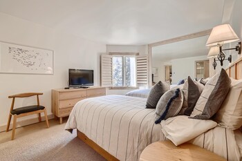 westwind 307 2bd 2ba platinum condo in lionshead village