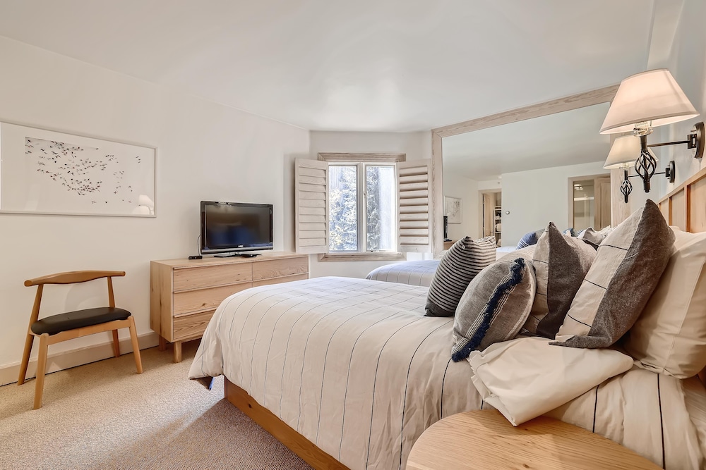 westwind 307 2bd 2ba platinum condo in lionshead village