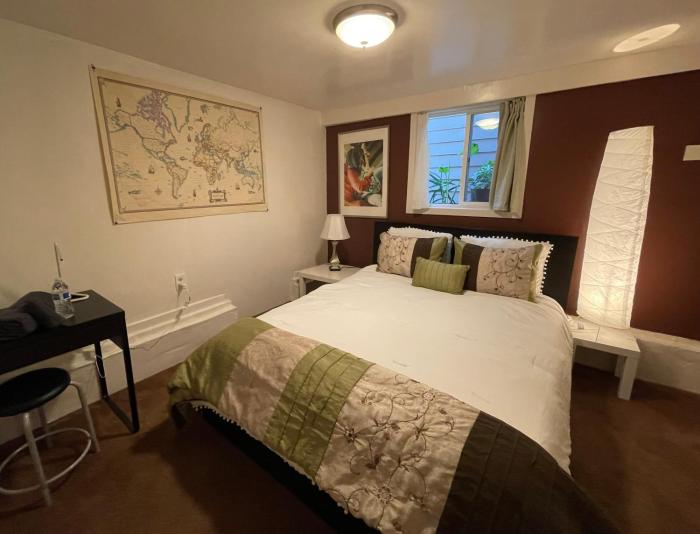 b loves guest house
