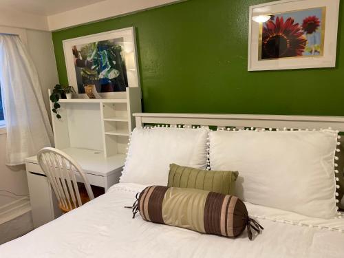 b loves guest house