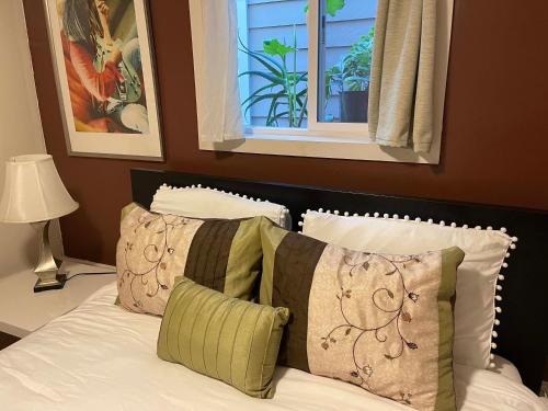 b loves guest house