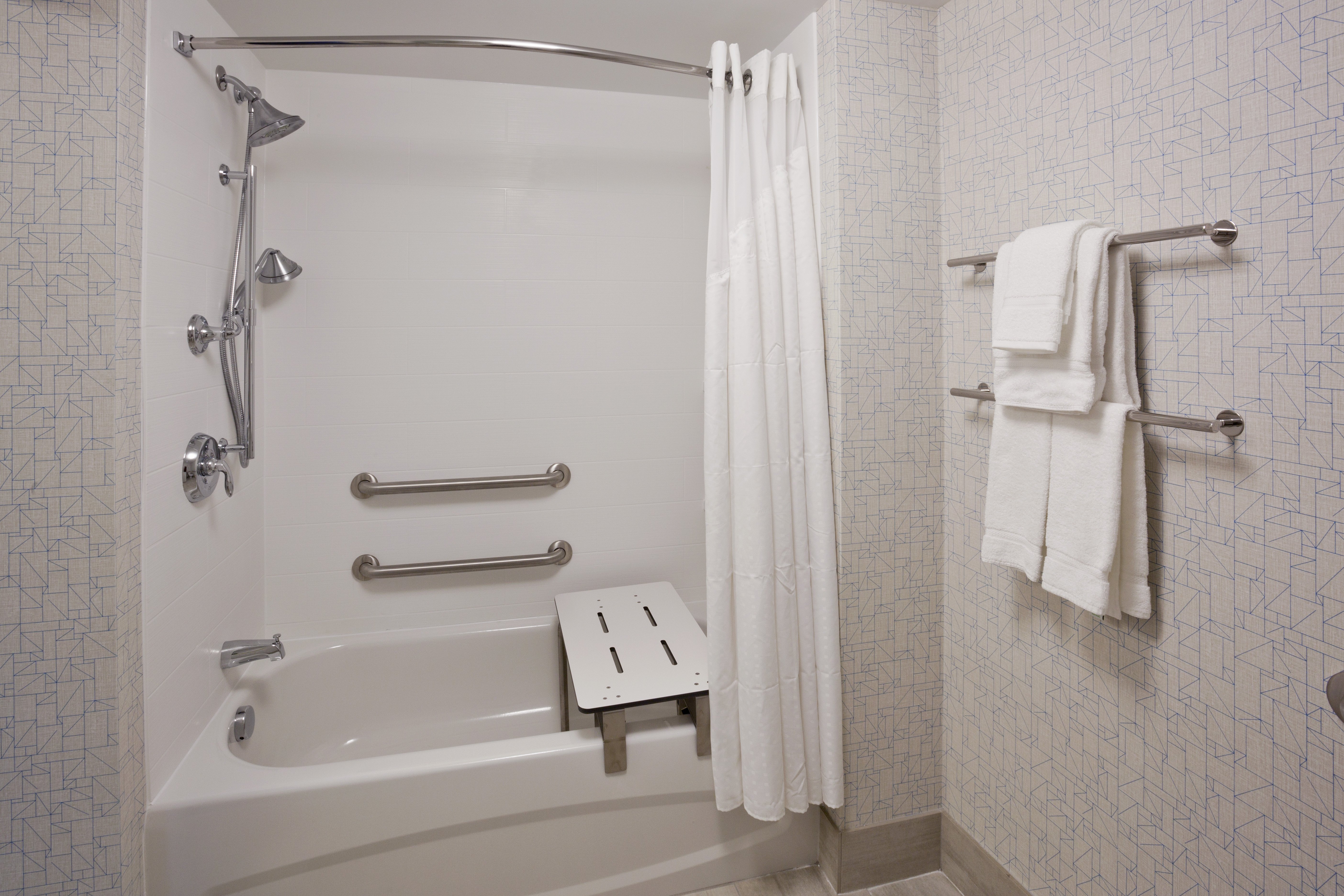 holiday inn express roseville st paul by ihg