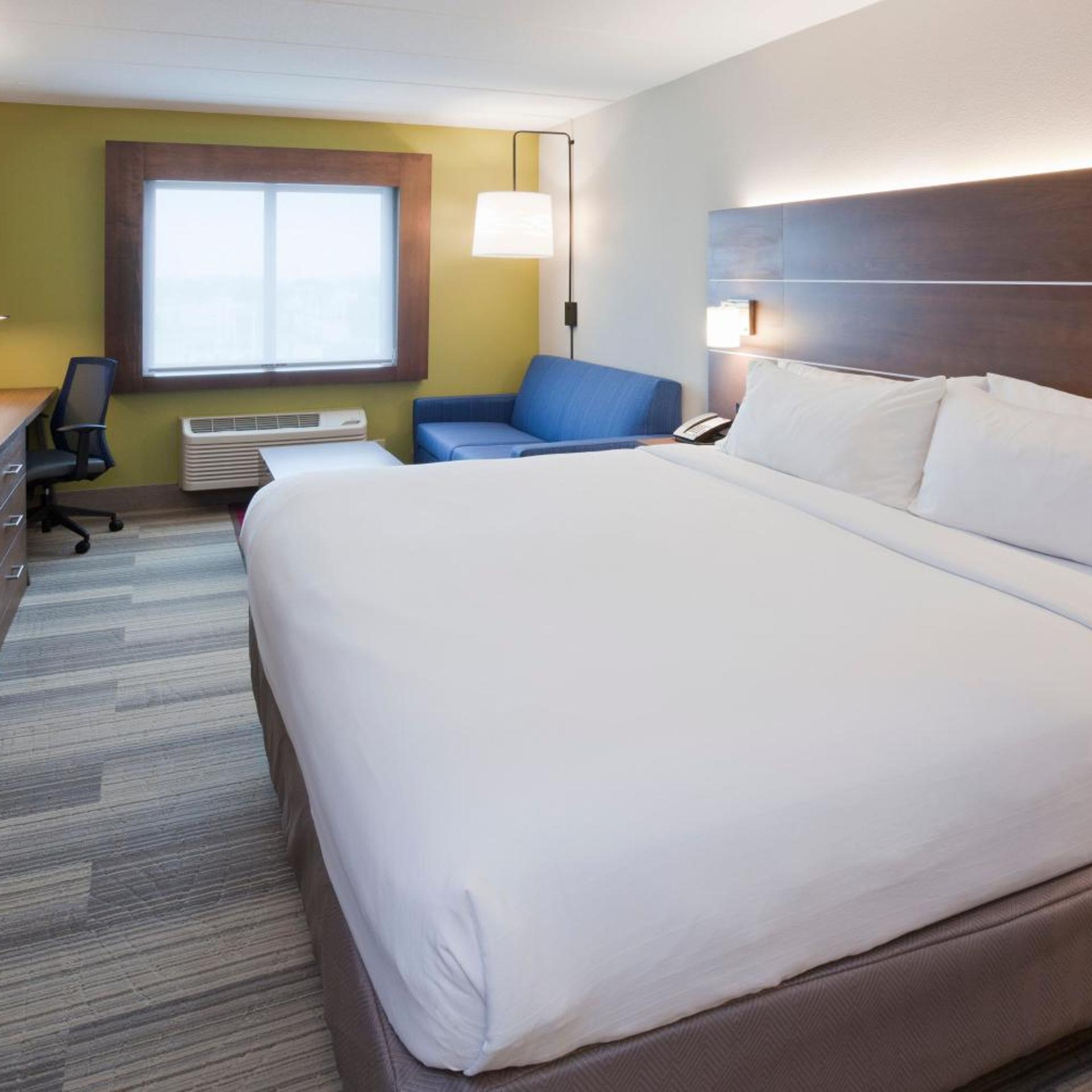 holiday inn express roseville st paul by ihg