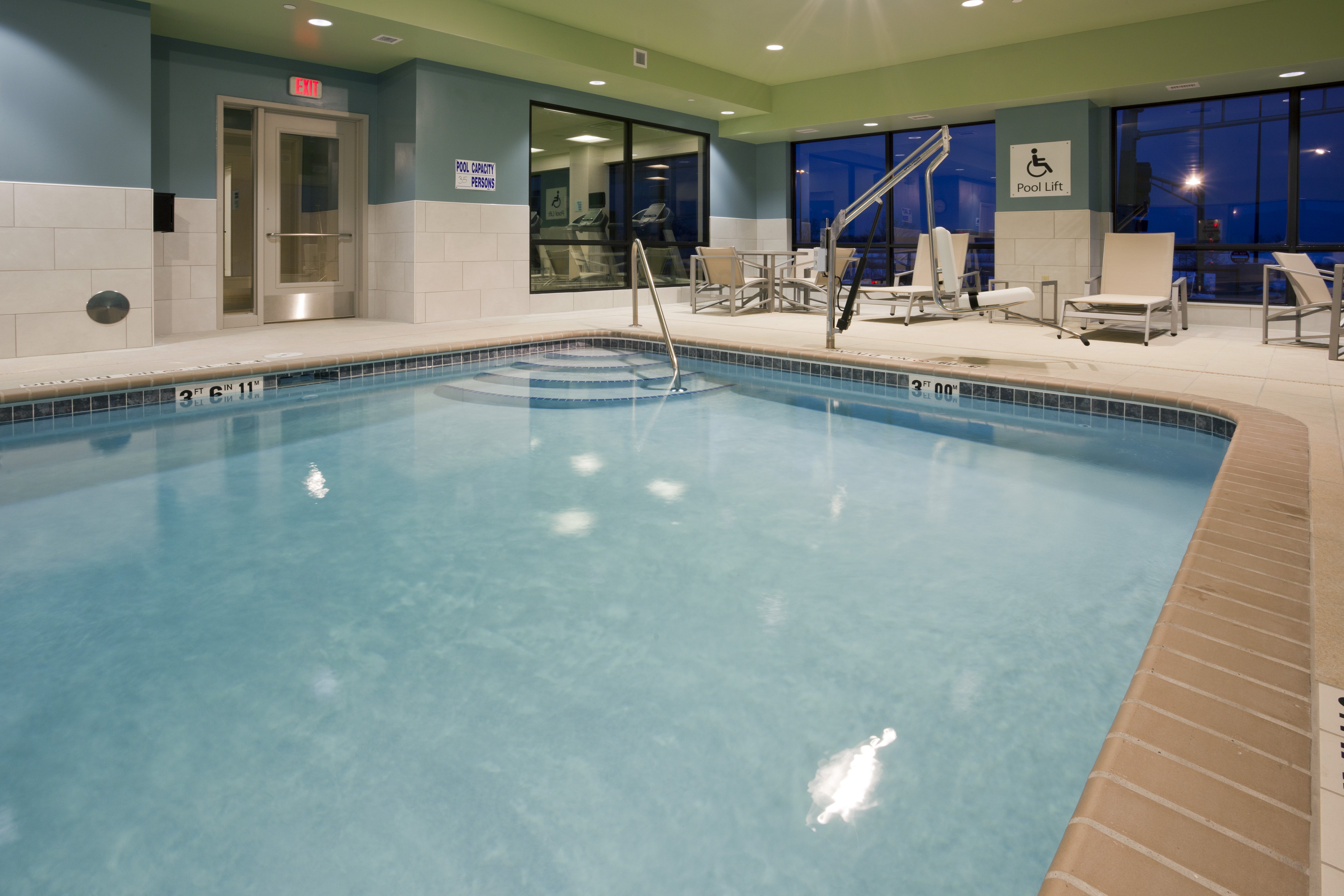 holiday inn express roseville st paul by ihg