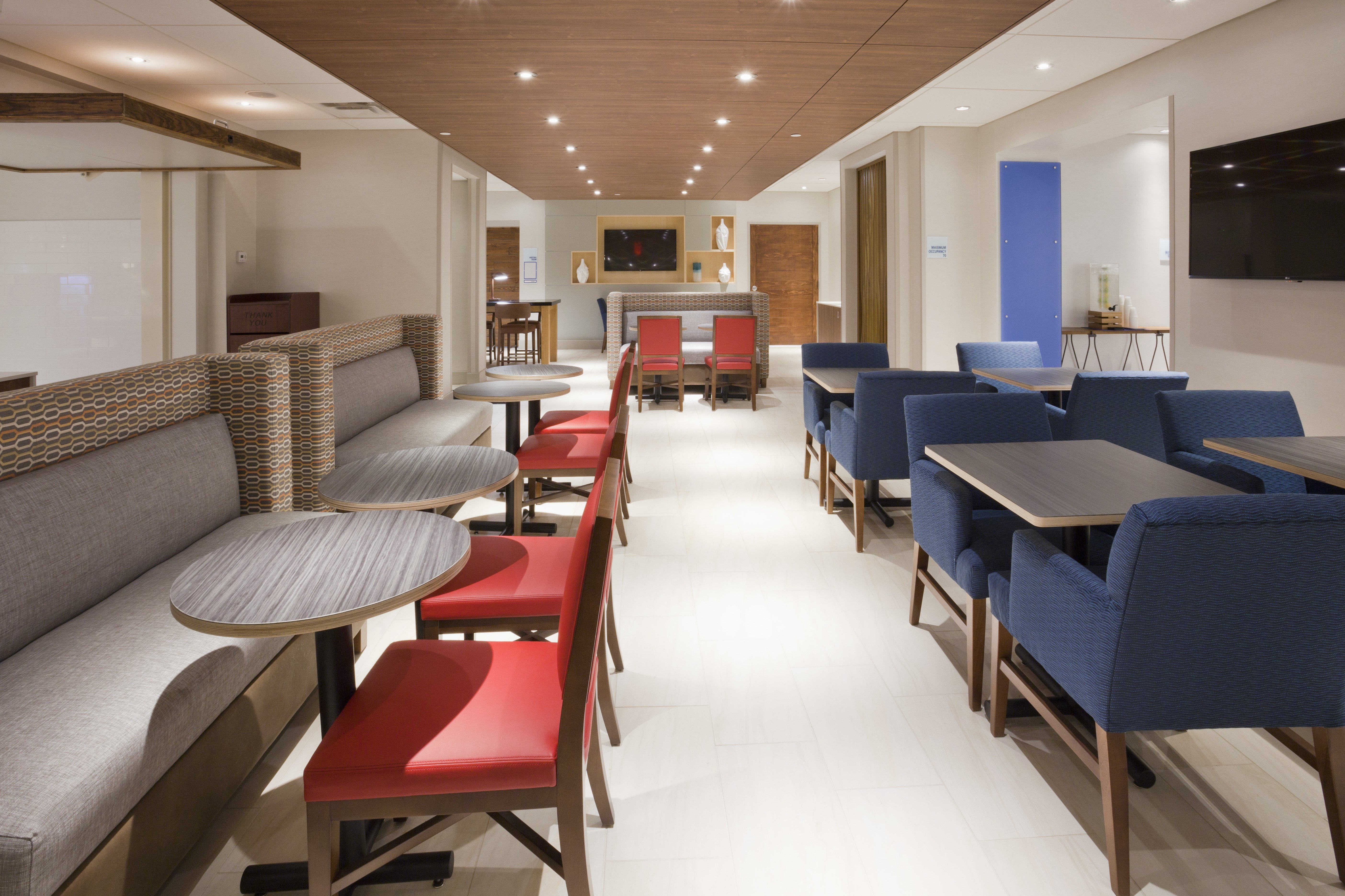 holiday inn express roseville st paul by ihg