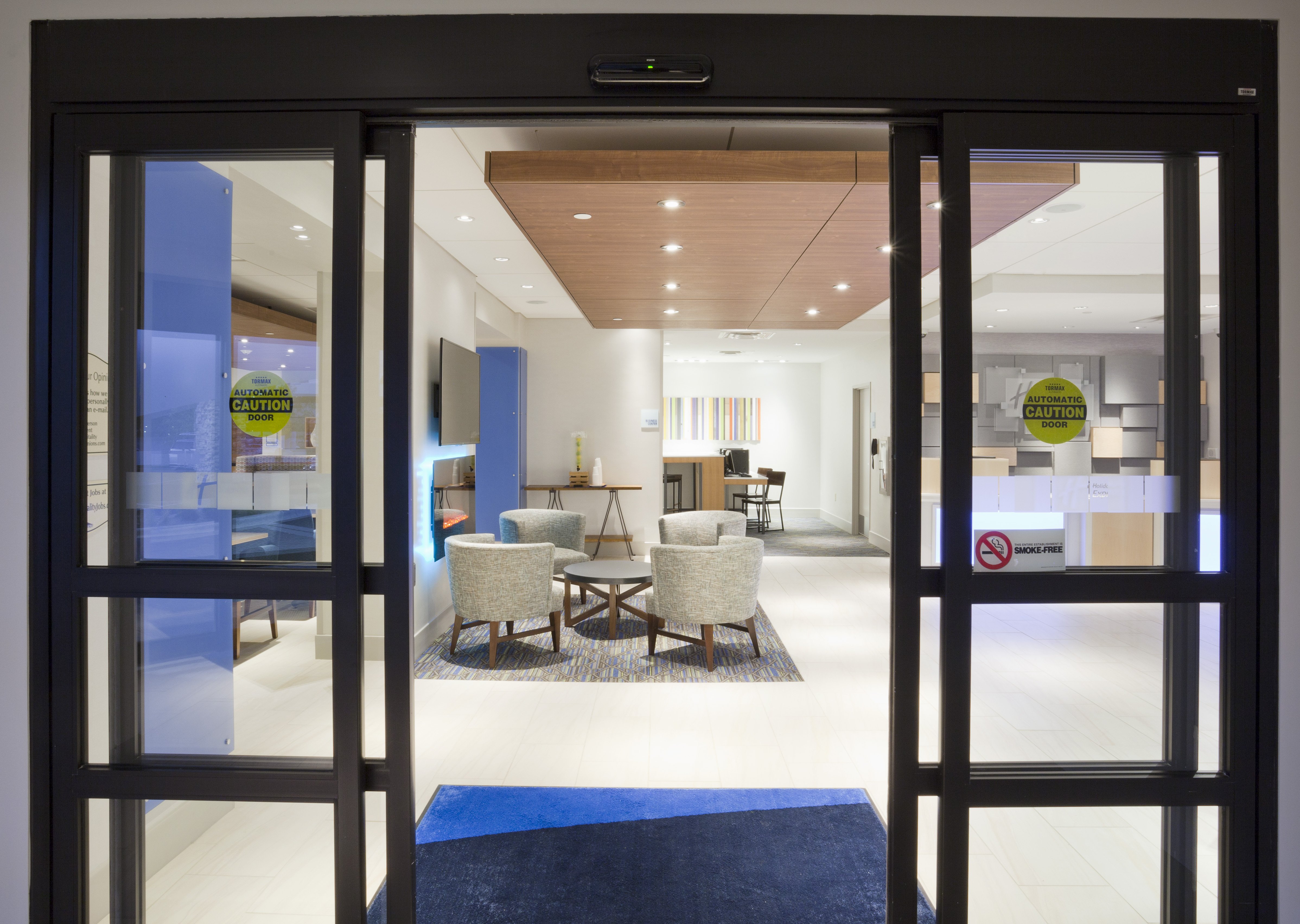 holiday inn express roseville st paul by ihg
