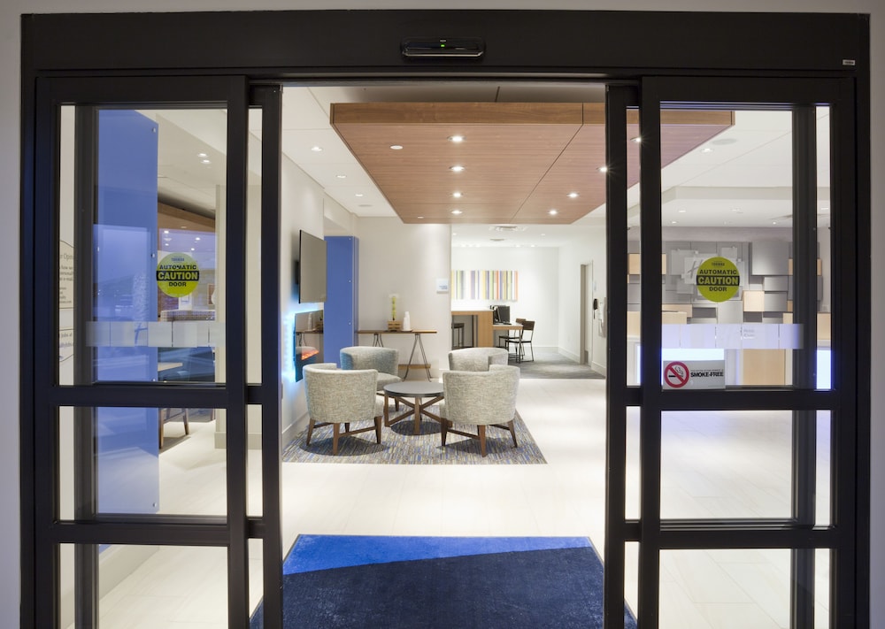 holiday inn express roseville st paul by ihg