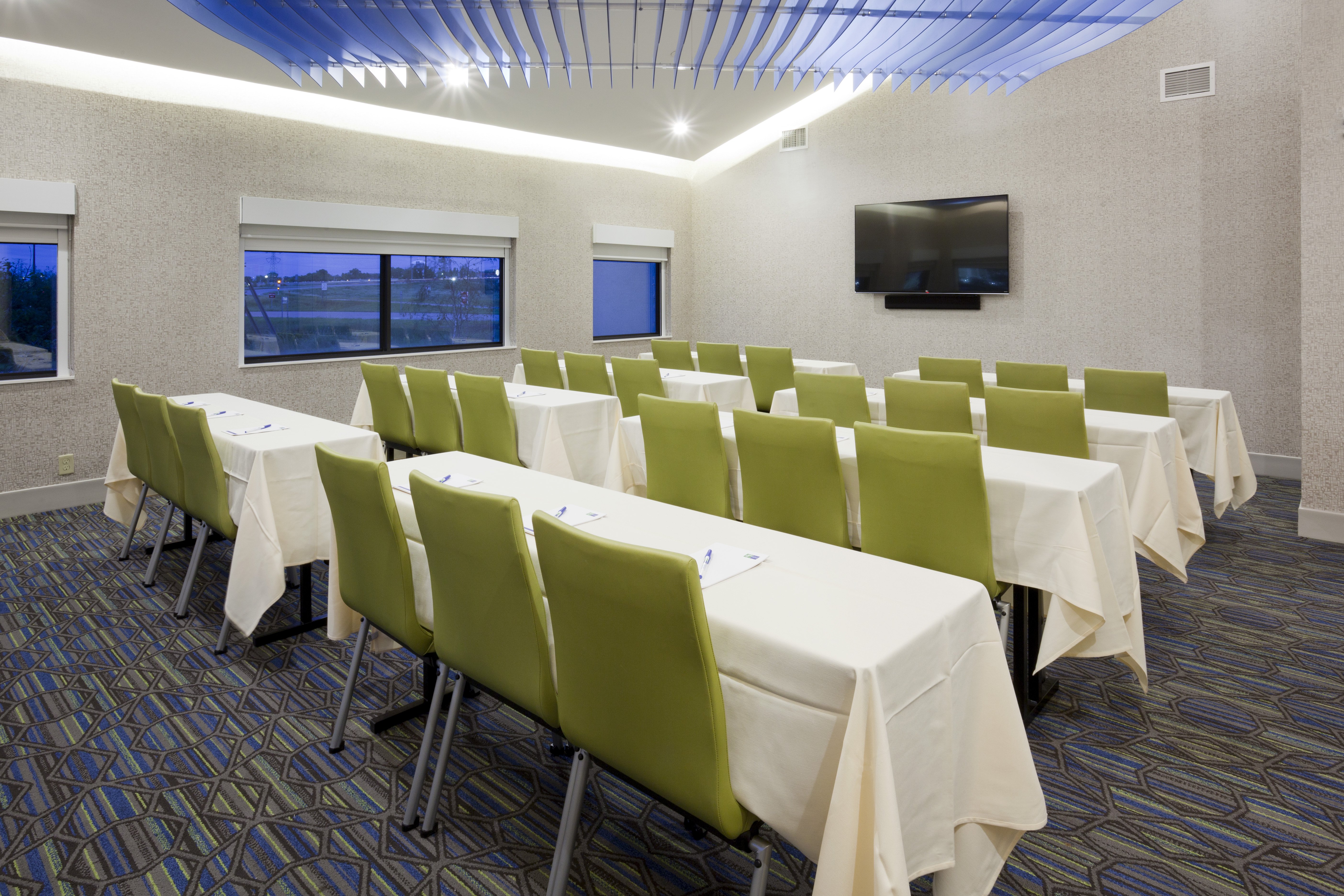 holiday inn express roseville st paul by ihg
