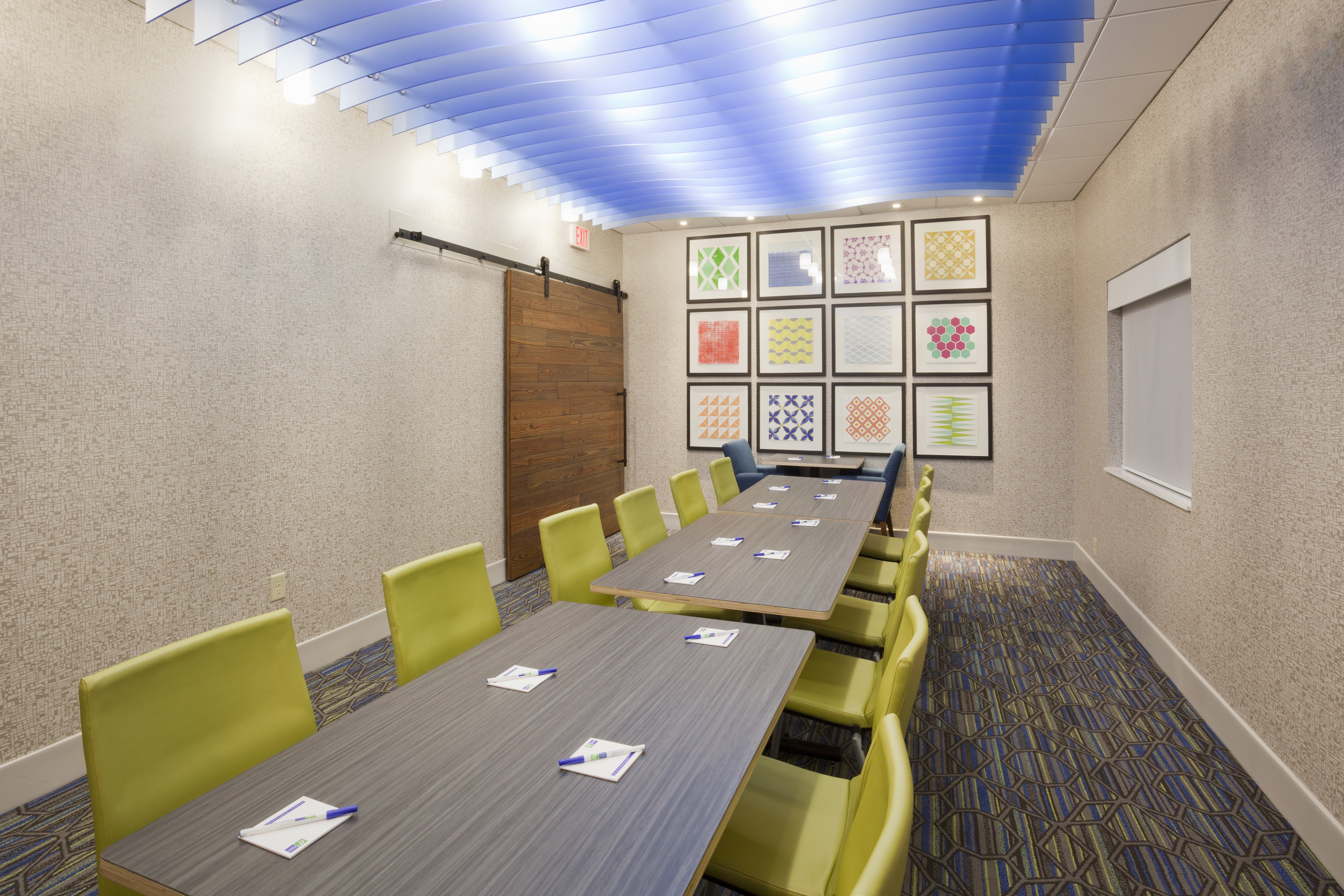 holiday inn express roseville st paul by ihg