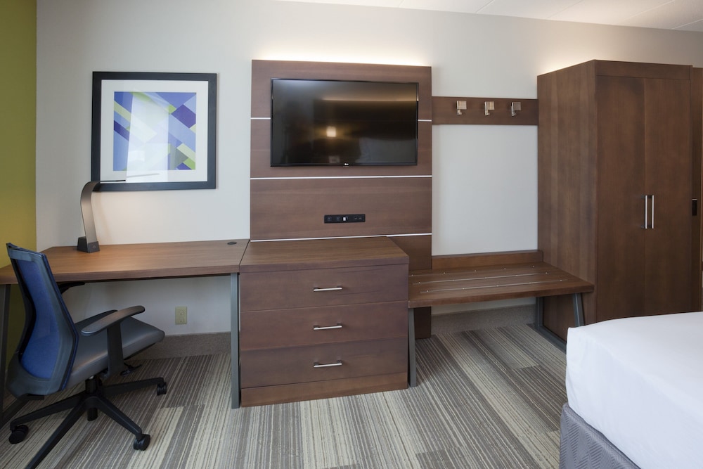 holiday inn express roseville st paul by ihg