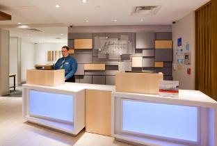 holiday inn express roseville st paul by ihg