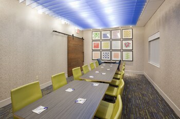 holiday inn express roseville st paul by ihg