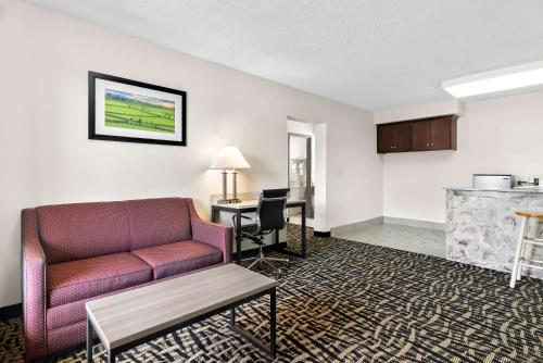 quality inn russellville