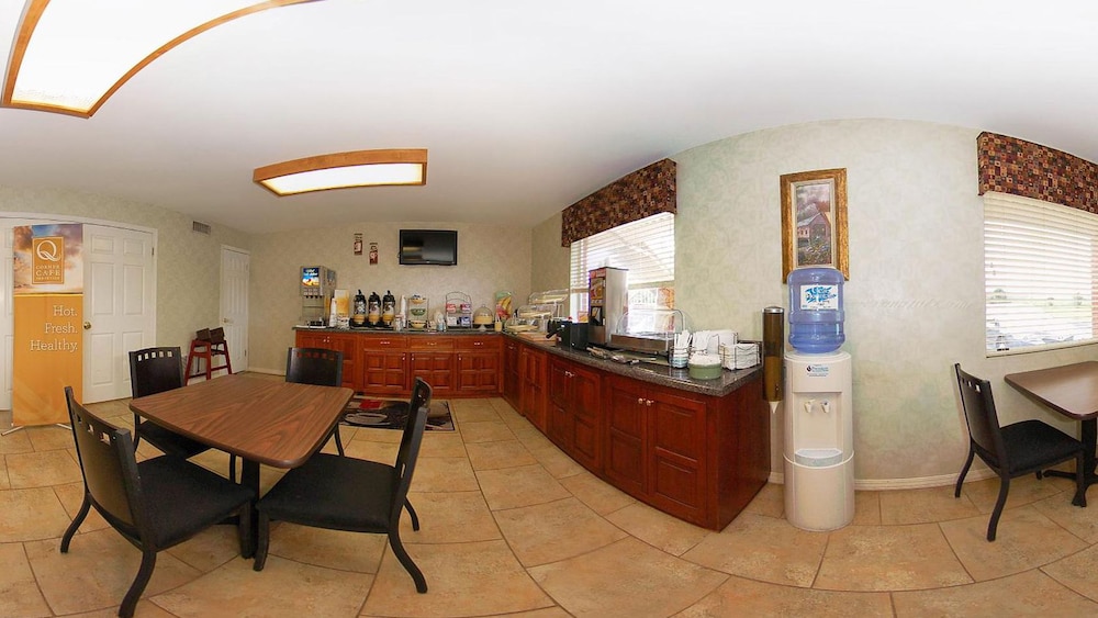 quality inn russellville i 40