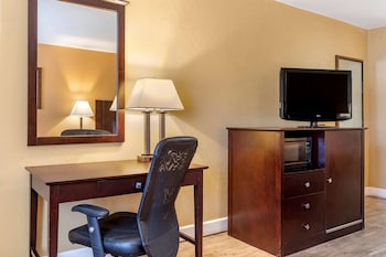 quality inn russellville i 40