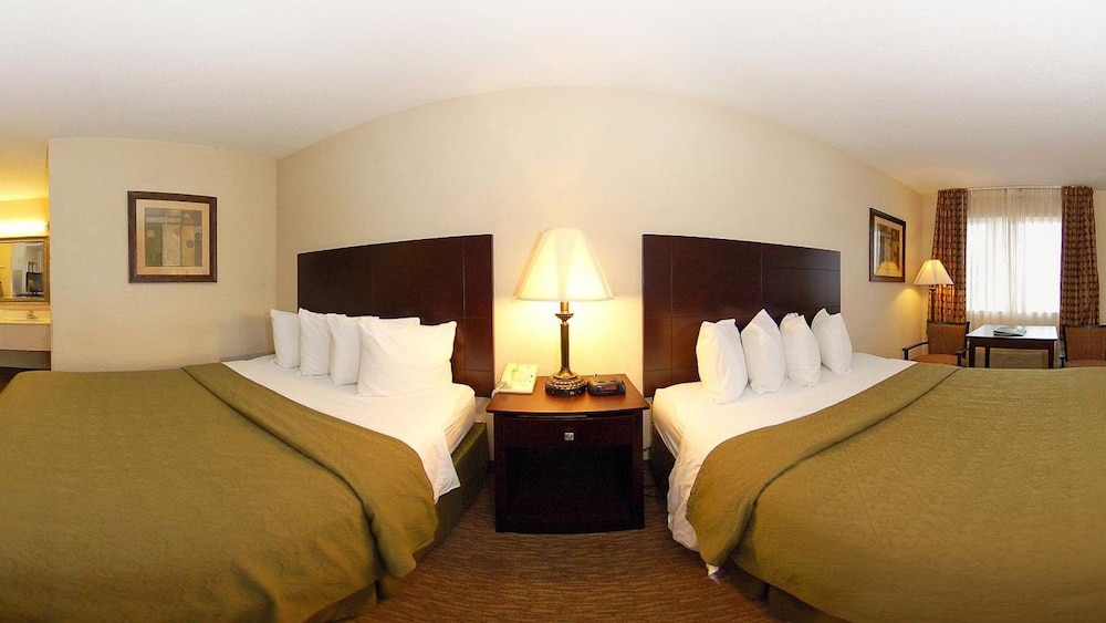 quality inn russellville i 40