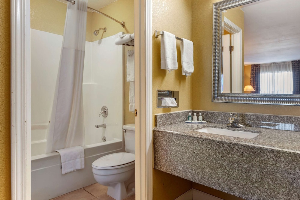 quality inn russellville i 40