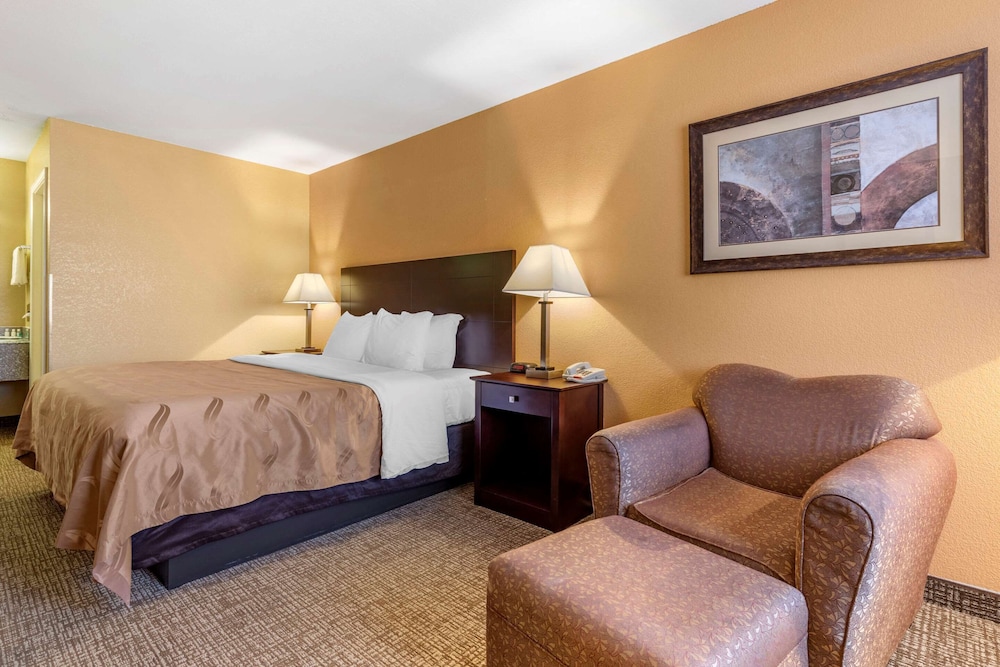quality inn russellville i 40