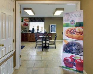 quality inn russellville i 40