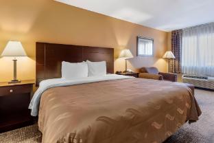 quality inn russellville i 40