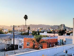 hollywood homes minutes to everything