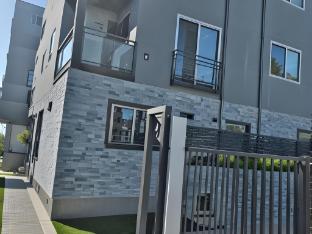 hollywood homes minutes to everything