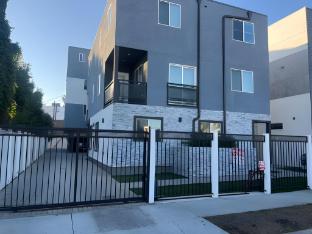 hollywood homes minutes to everything