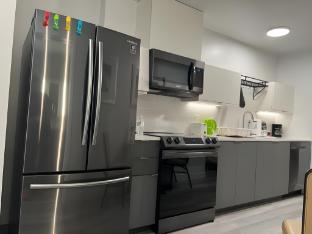 hollywood homes minutes to everything