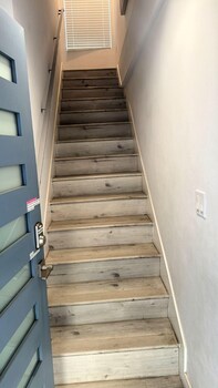 hollywood homes minutes to everything