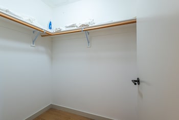 hollywood homes minutes to everything