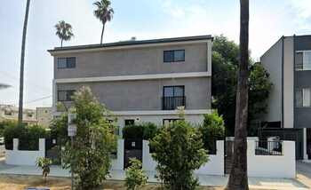 hollywood homes minutes to everything