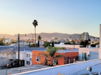 hollywood homes minutes to everything