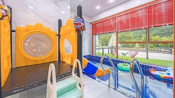 pocheon wuri kids poolvilla